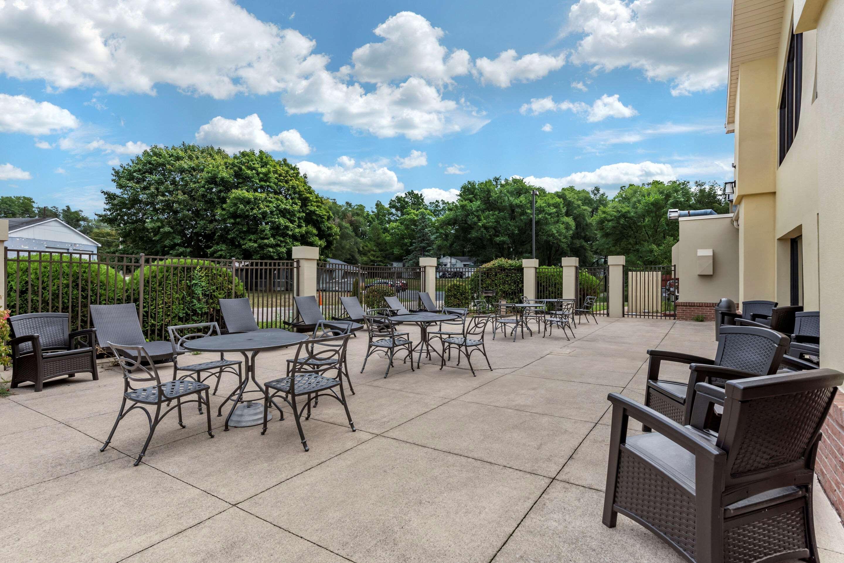 Comfort Inn & Suites Warsaw Near Us-30 Екстер'єр фото