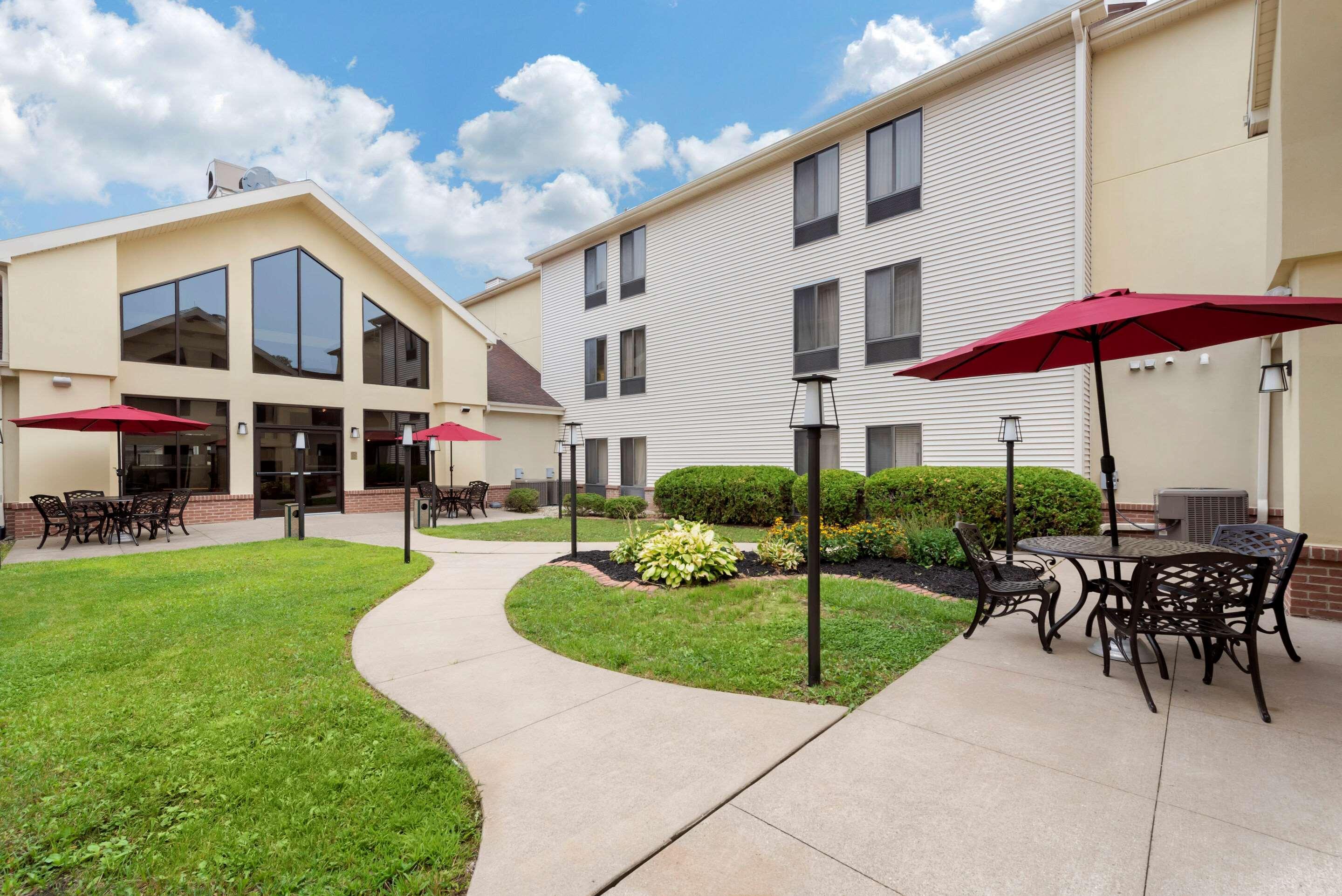 Comfort Inn & Suites Warsaw Near Us-30 Екстер'єр фото