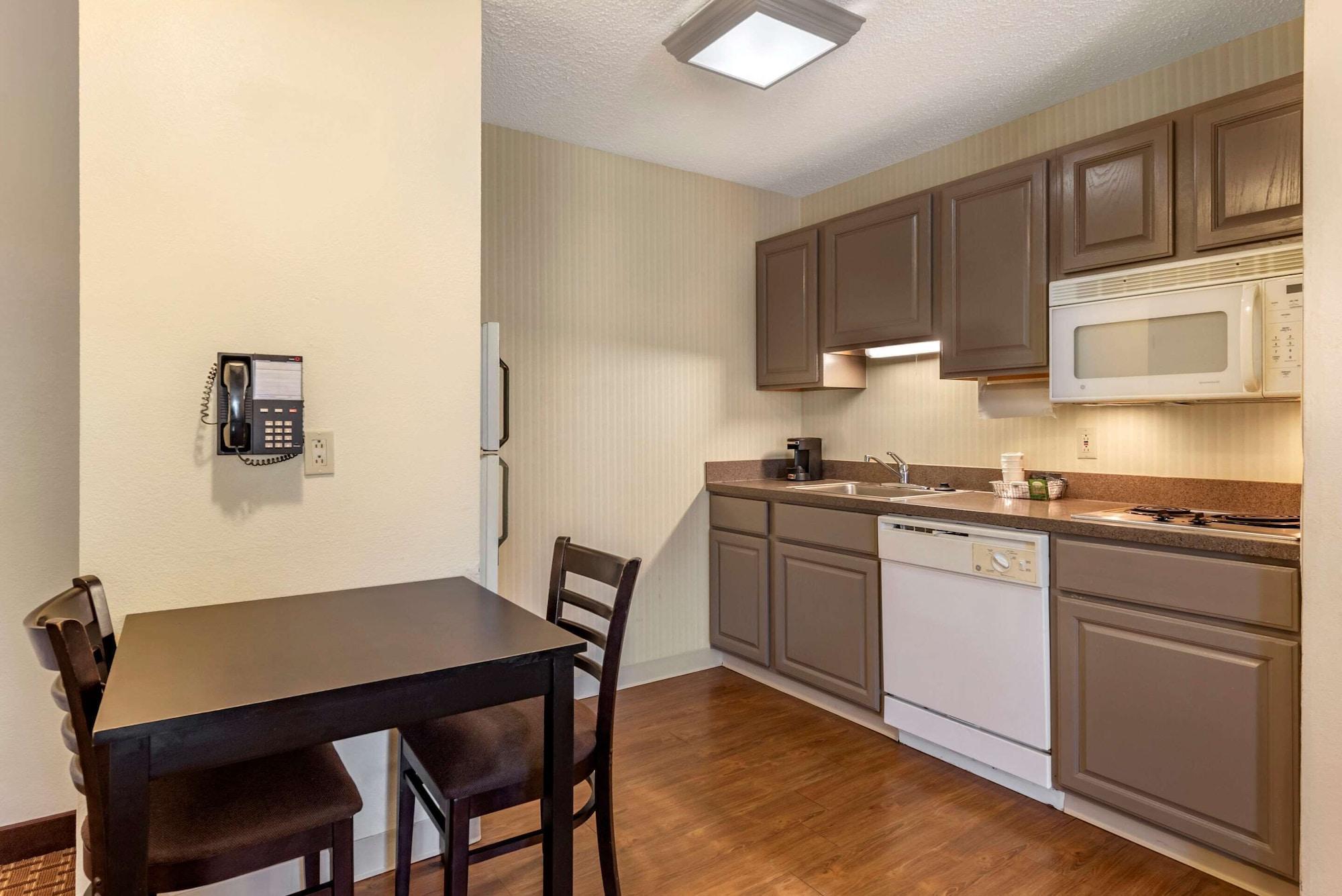 Comfort Inn & Suites Warsaw Near Us-30 Екстер'єр фото