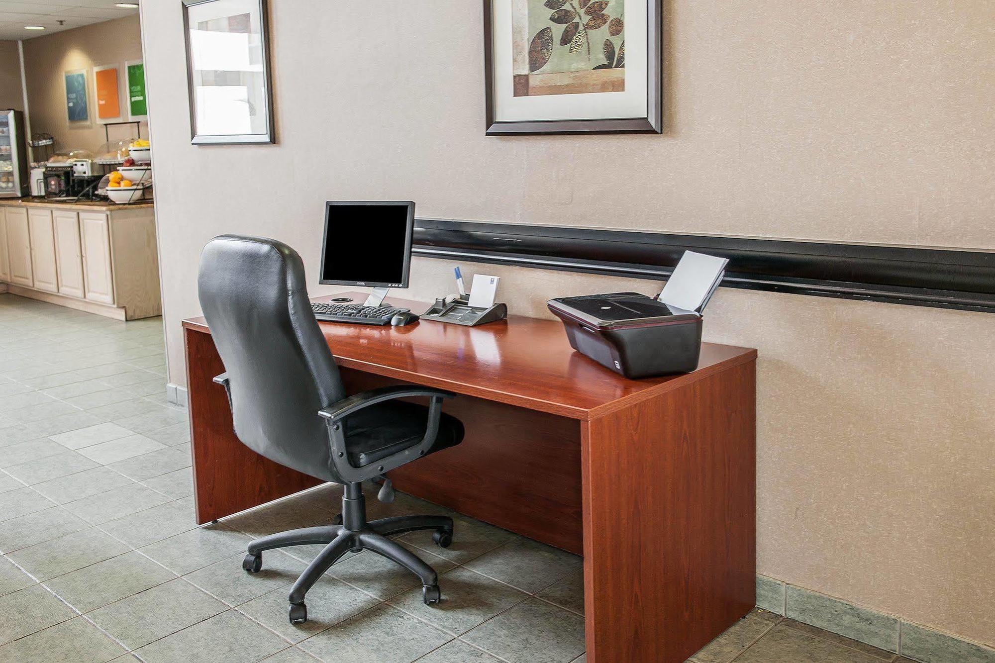 Comfort Inn & Suites Warsaw Near Us-30 Екстер'єр фото
